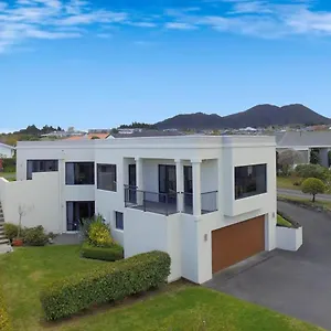 28 Taupo